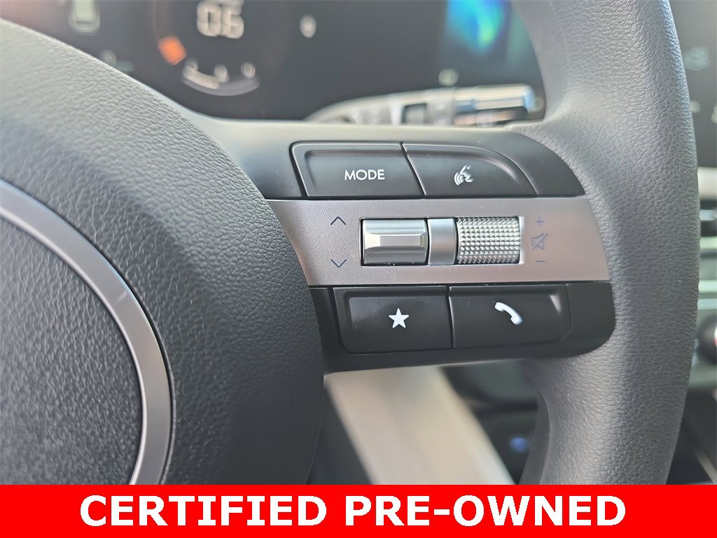 Certified 2025 Hyundai Tucson SE image 17