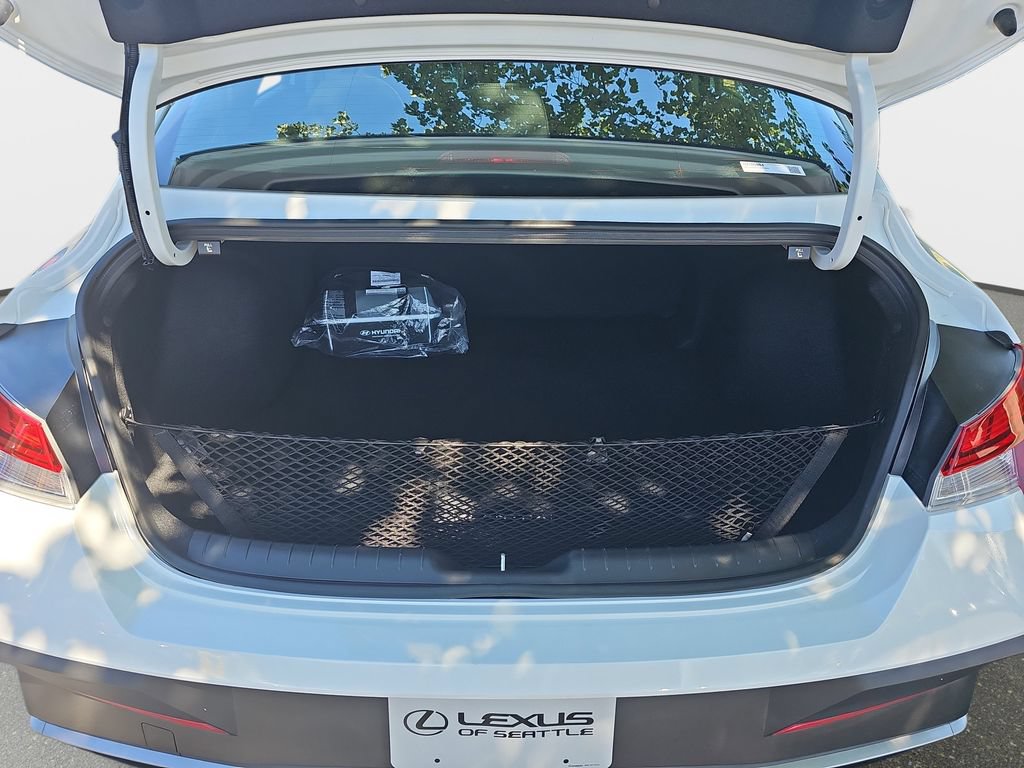Used 2025 Hyundai Elantra Hybrid FWD image 13
