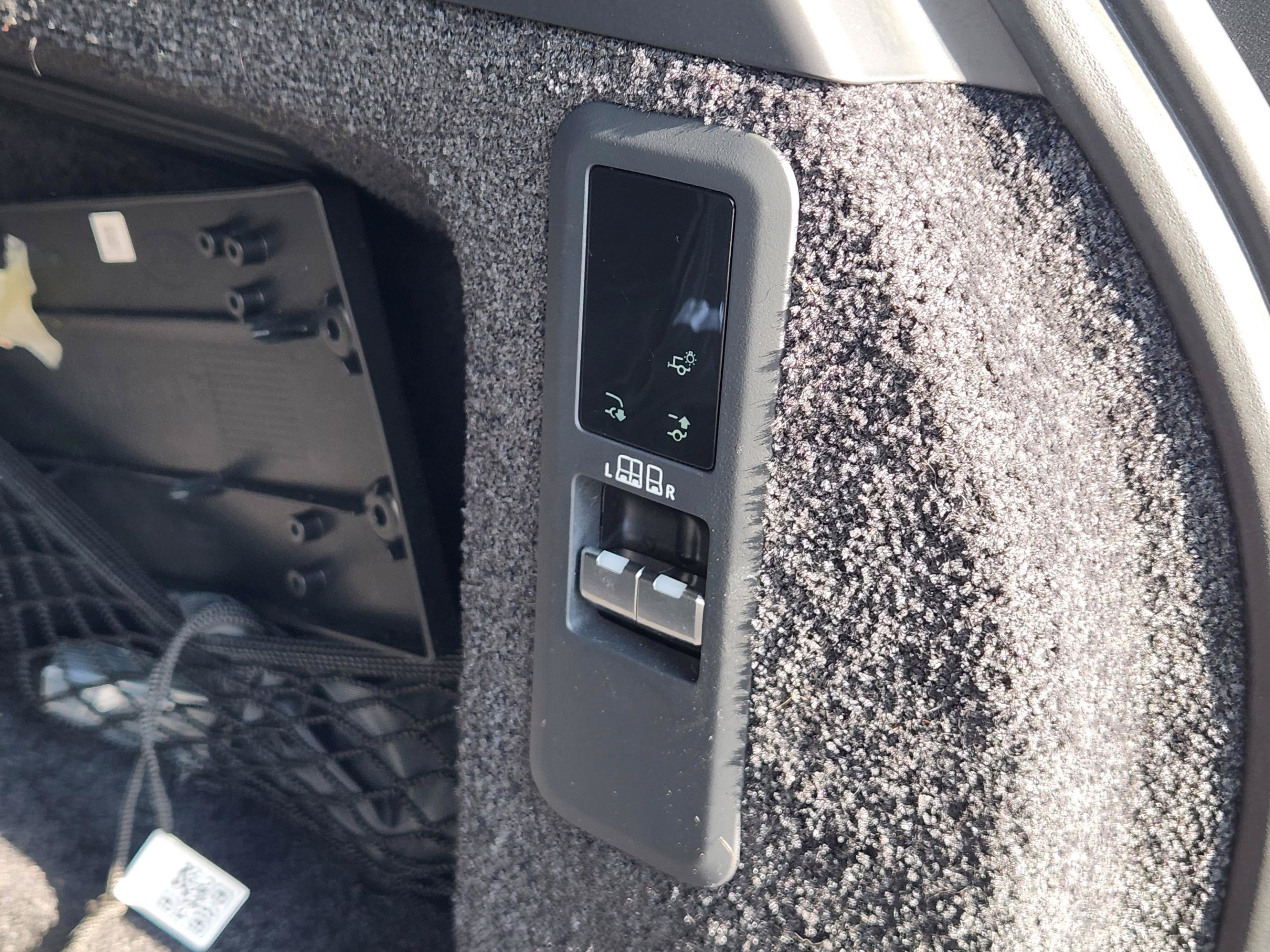Used 2025 Land Rover Range Rover SE AWD/4WD image 29