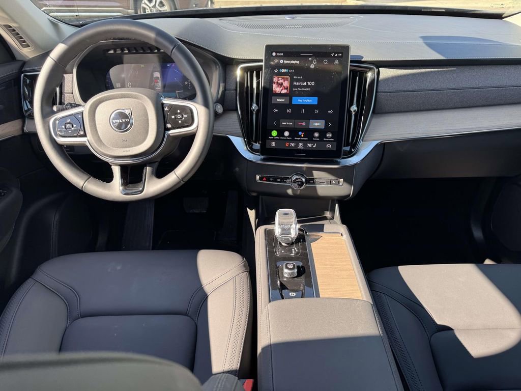 Certified 2026 Volvo XC90 T8 Plus w/ Protection Package Premier image 11