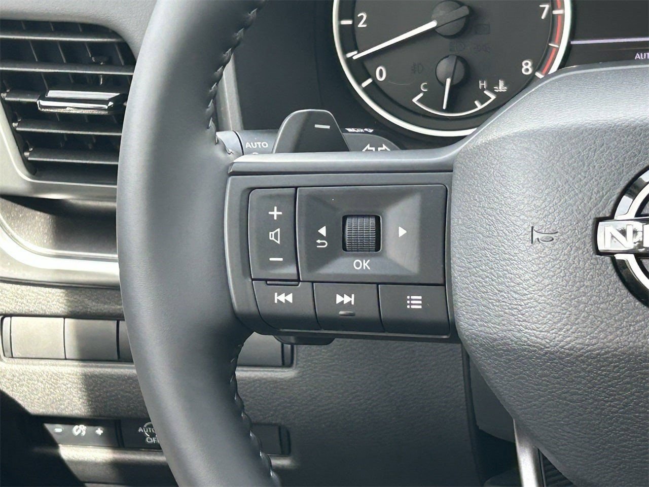 New 2026 Nissan Rogue Dark Armor AWD/4WD image 23
