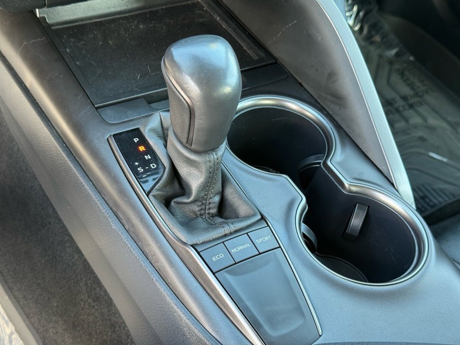 Used 2024 Toyota Camry SE image 35