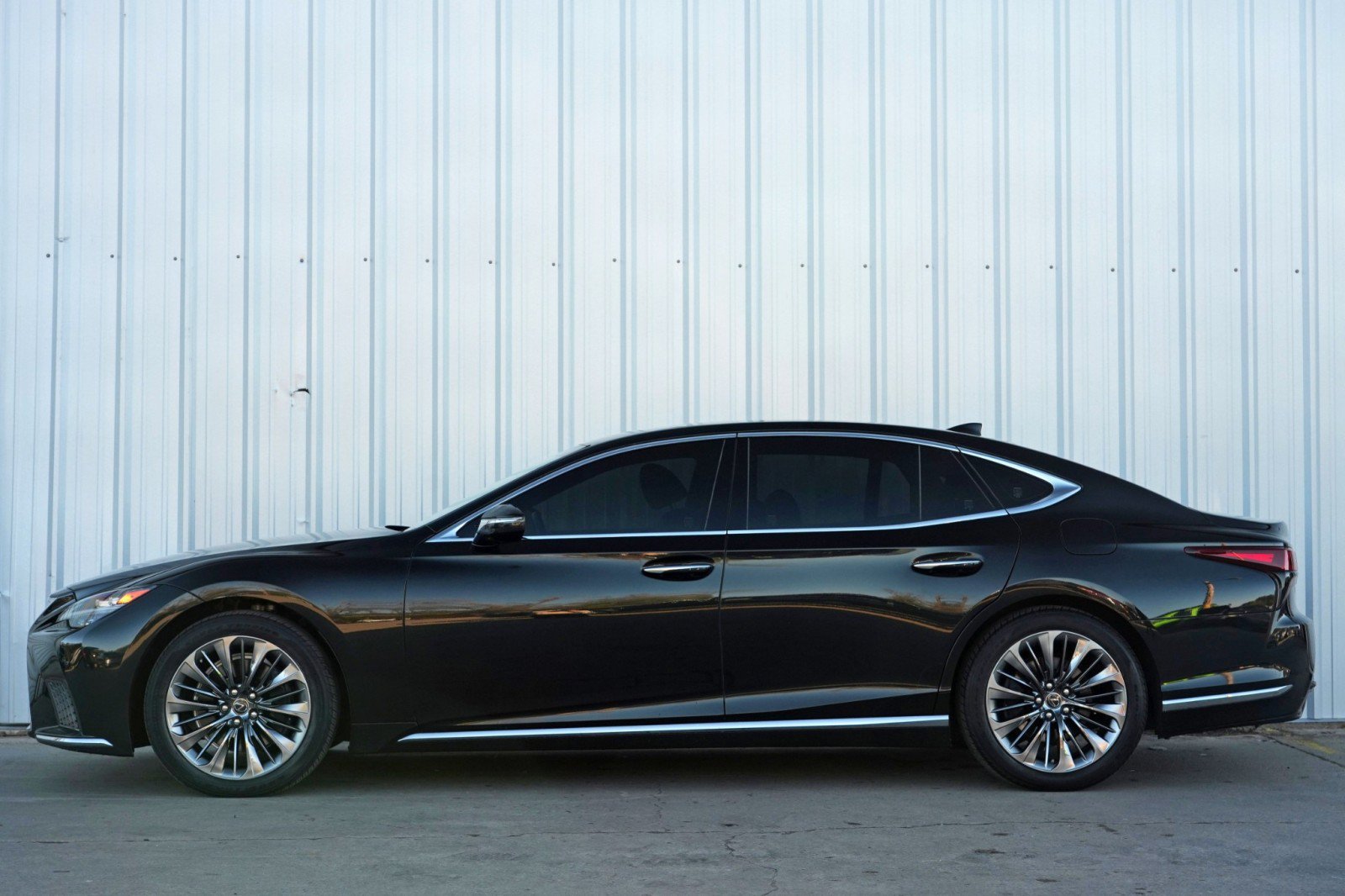 Used 2021 Lexus LS 500 w/ Cold Weather Package (CK) RWD image 9