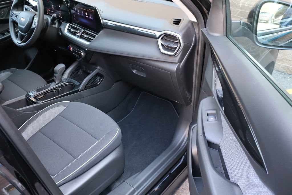 Certified 2026 Chevrolet TrailBlazer LT AWD/4WD image 38