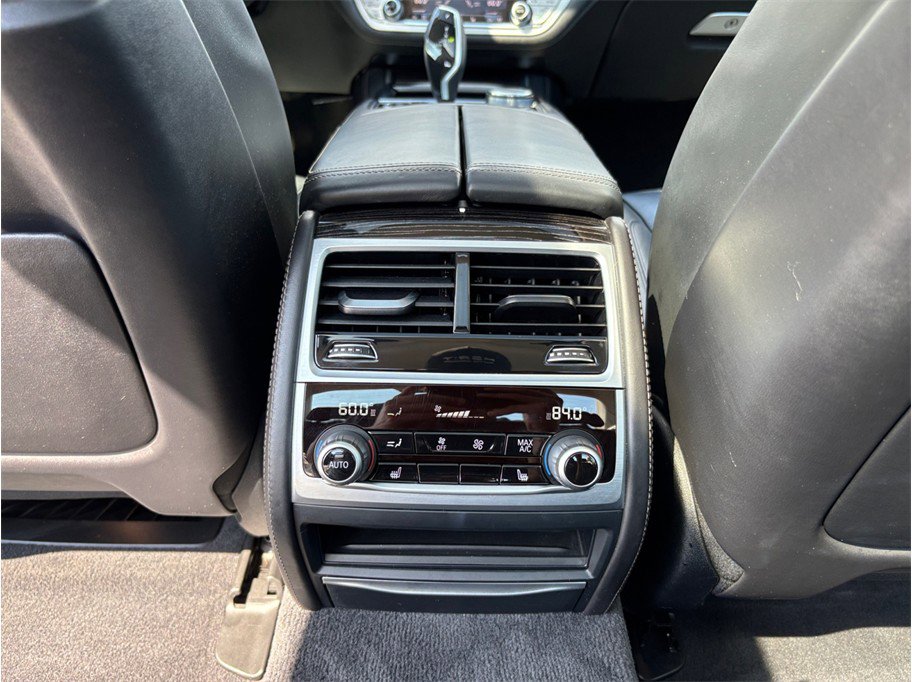 Used 2018 BMW 750i 750i Sedan 4D image 44