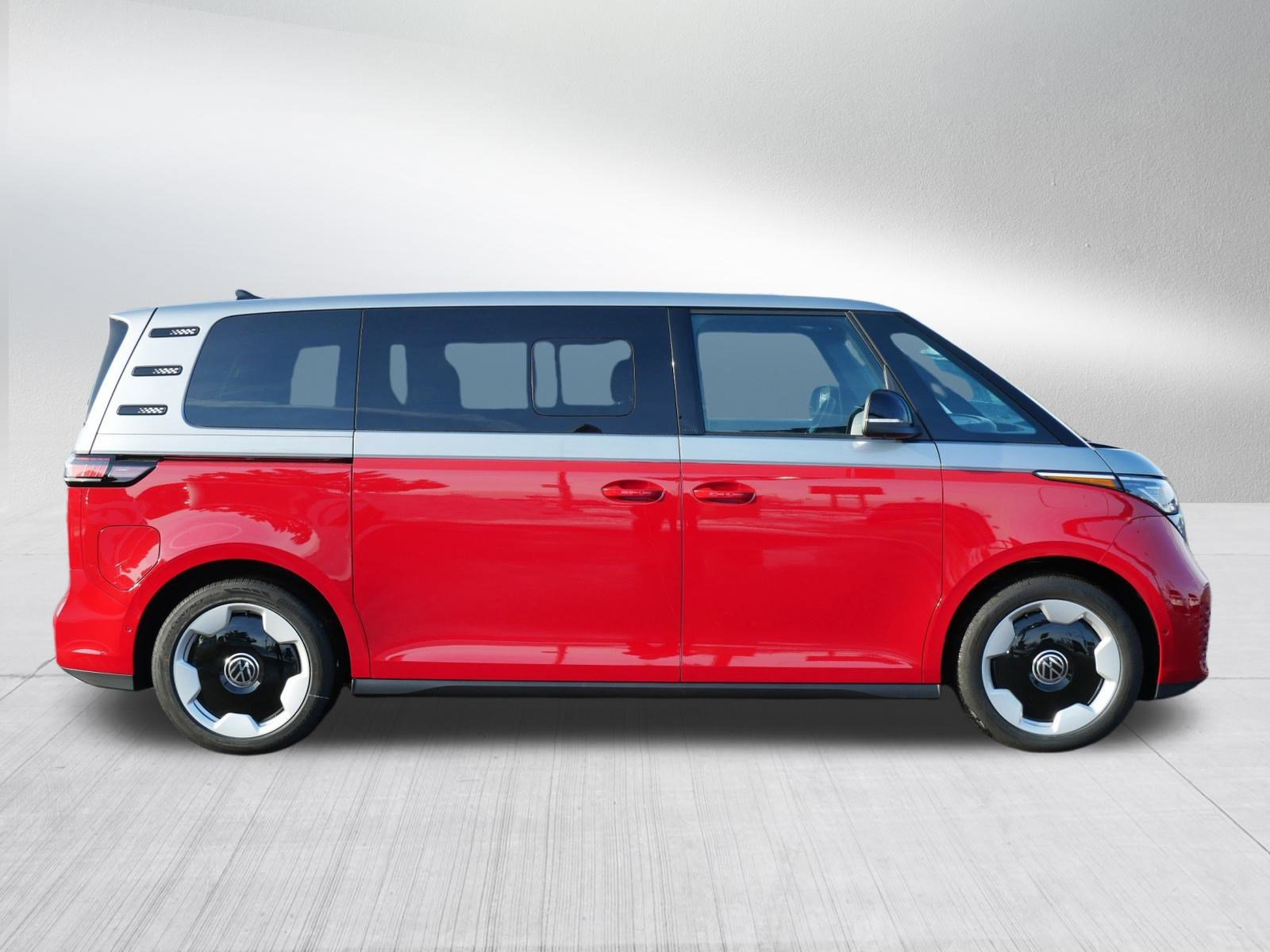 New 2025 Volkswagen ID. Buzz Pro S Plus video 2