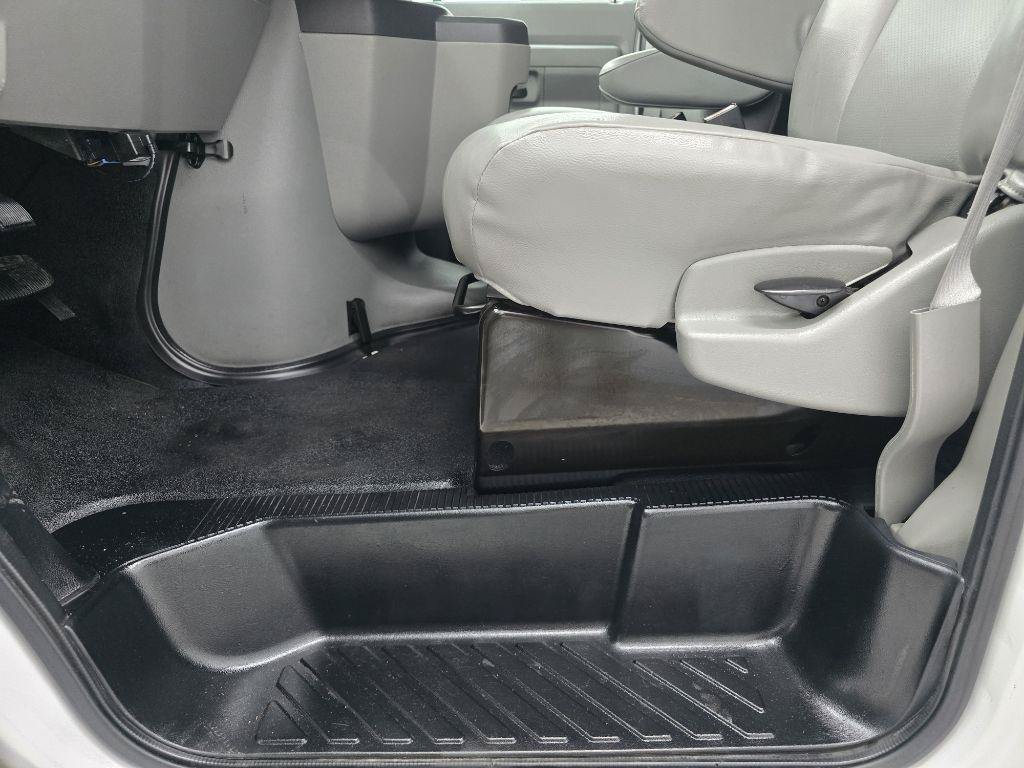 Used 2012 Ford E-150 and Econoline 150 w/ Crew Van Pkg RWD image 8