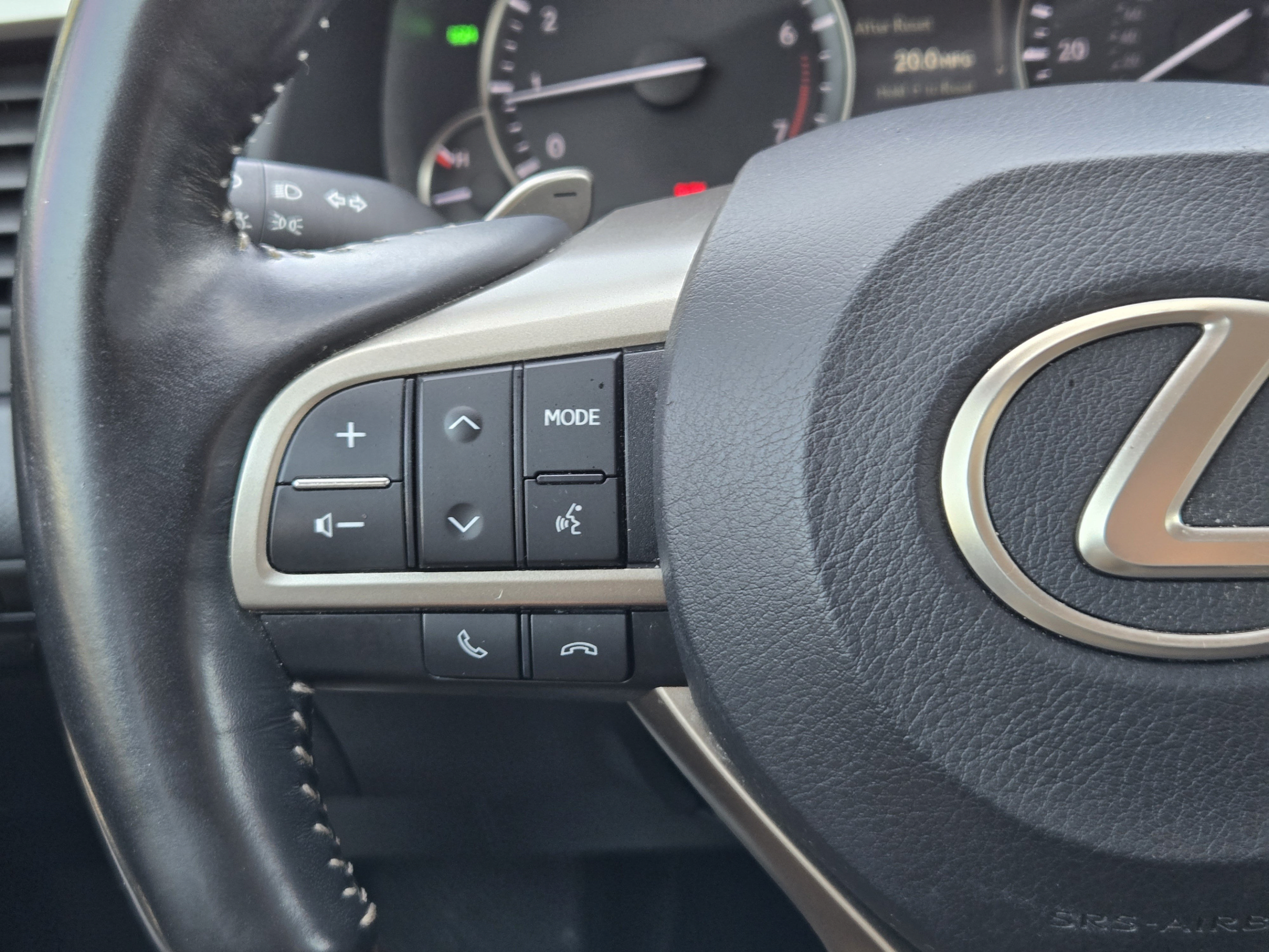 Used 2020 Lexus RX 350L FWD w/ Premium Package image 26