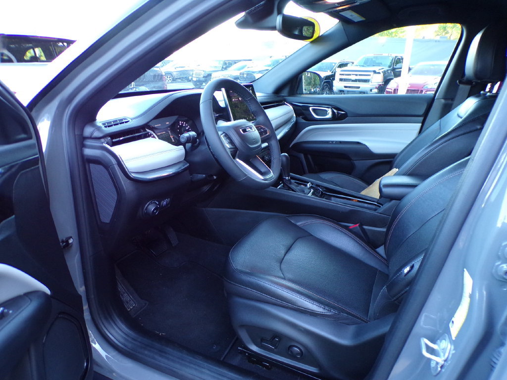 Used 2023 Jeep Compass Limited AWD/4WD image 16