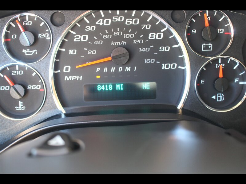 Used 2024 Chevrolet Express 3500 LS RWD image 21