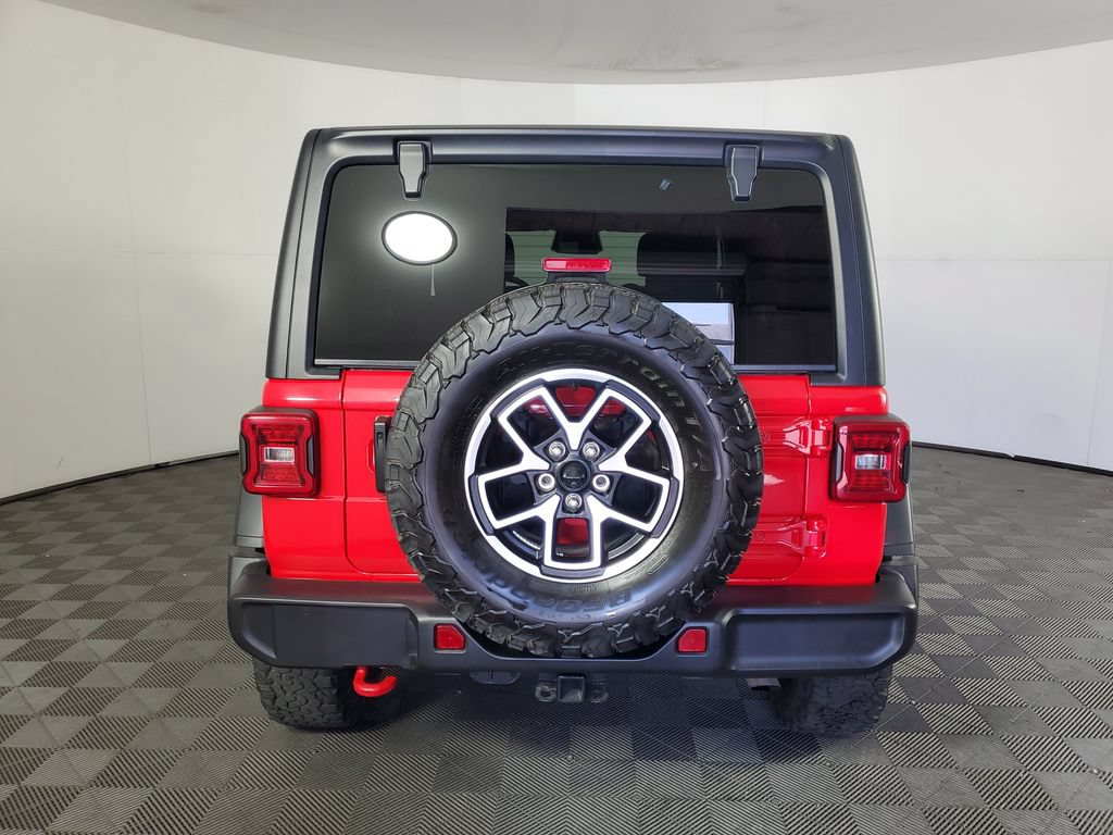 Used 2025 Jeep Wrangler Unlimited Rubicon w/ Convenience Group AWD/4WD image 5