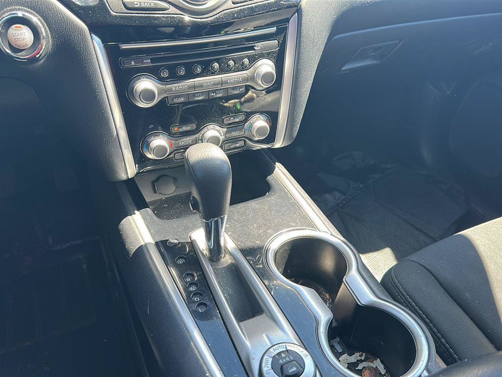 Used 2020 Nissan Pathfinder S AWD/4WD image 22