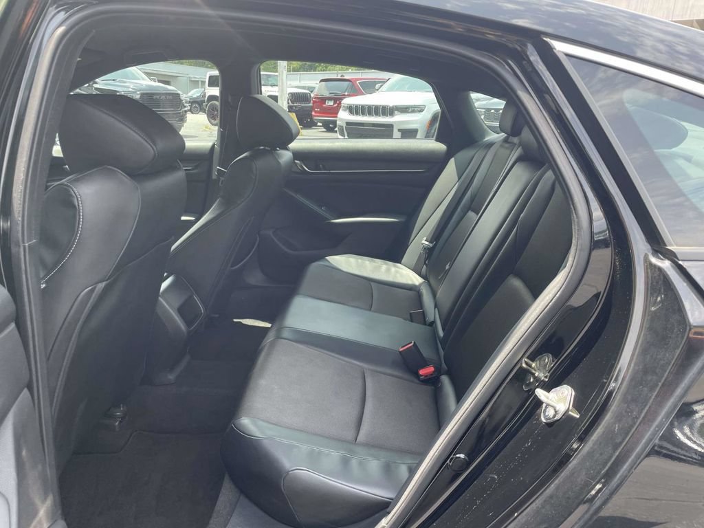 Used 2018 Honda Accord Sport image 21