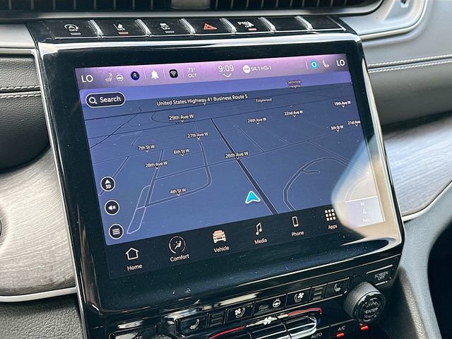 Used 2024 Jeep Grand Cherokee L Limited w/ Luxury Tech Group II image 13