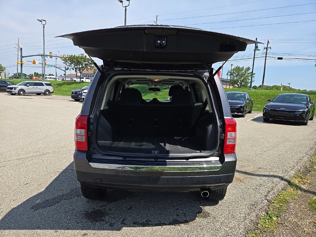 Used 2017 Jeep Patriot High Altitude AWD/4WD image 4