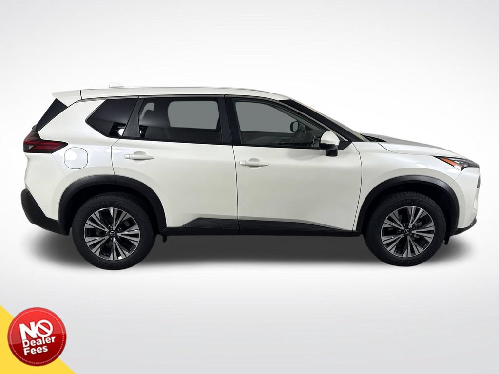 Used 2023 Nissan Rogue SV FWD image 2