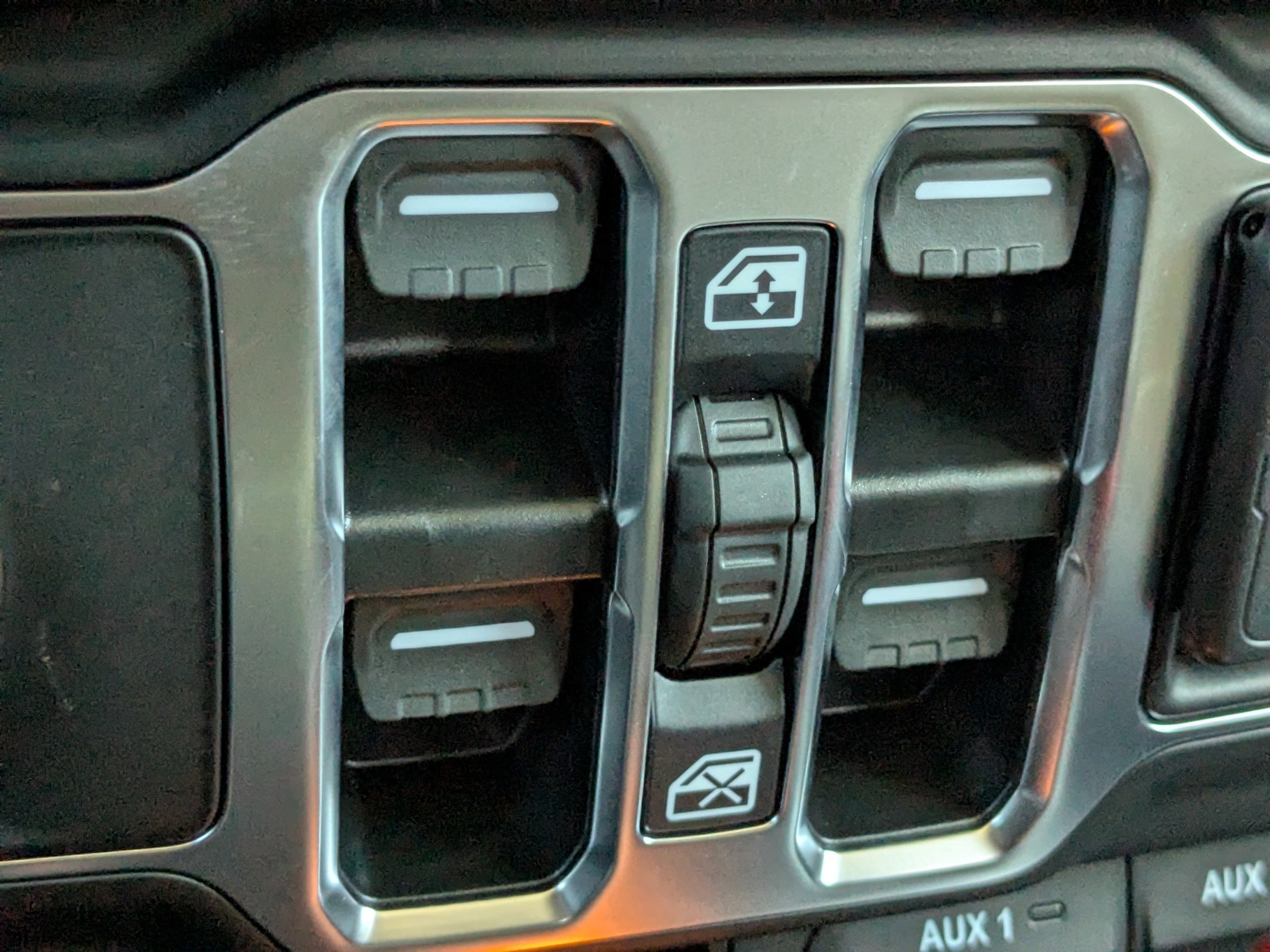 New 2025 Jeep Gladiator High Tide image 23