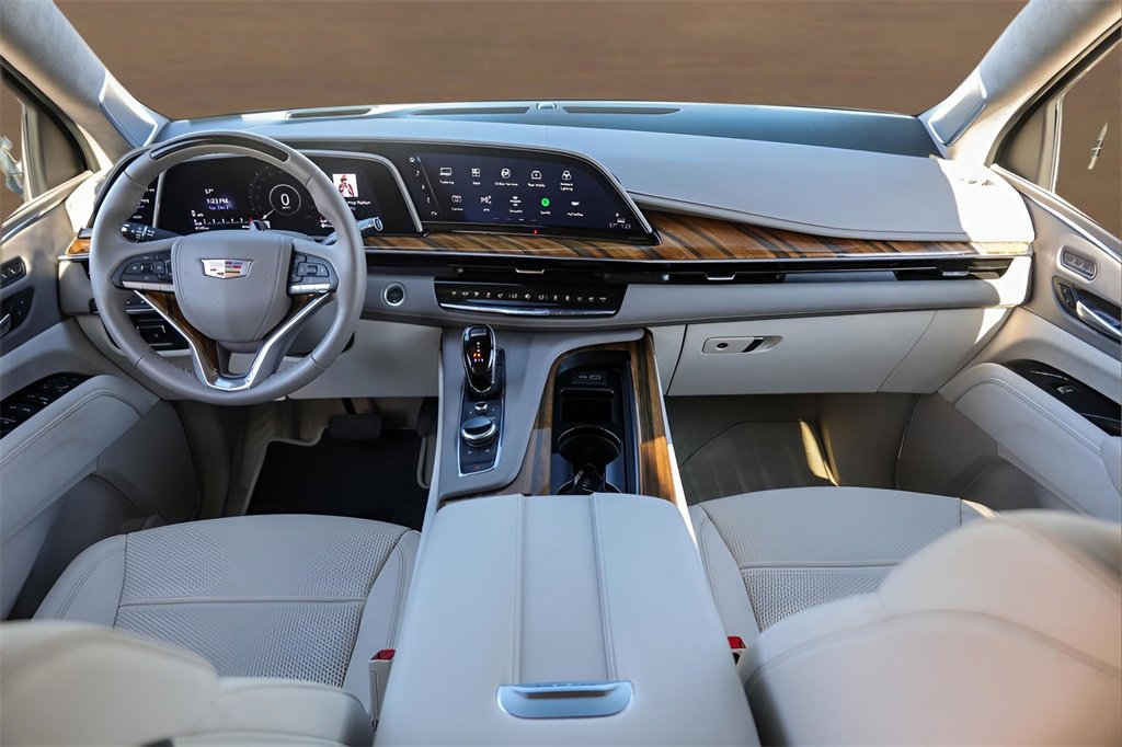 Certified 2024 Cadillac Escalade Premium Luxury Platinum w/ Heavy-Duty Trailer Package image 20