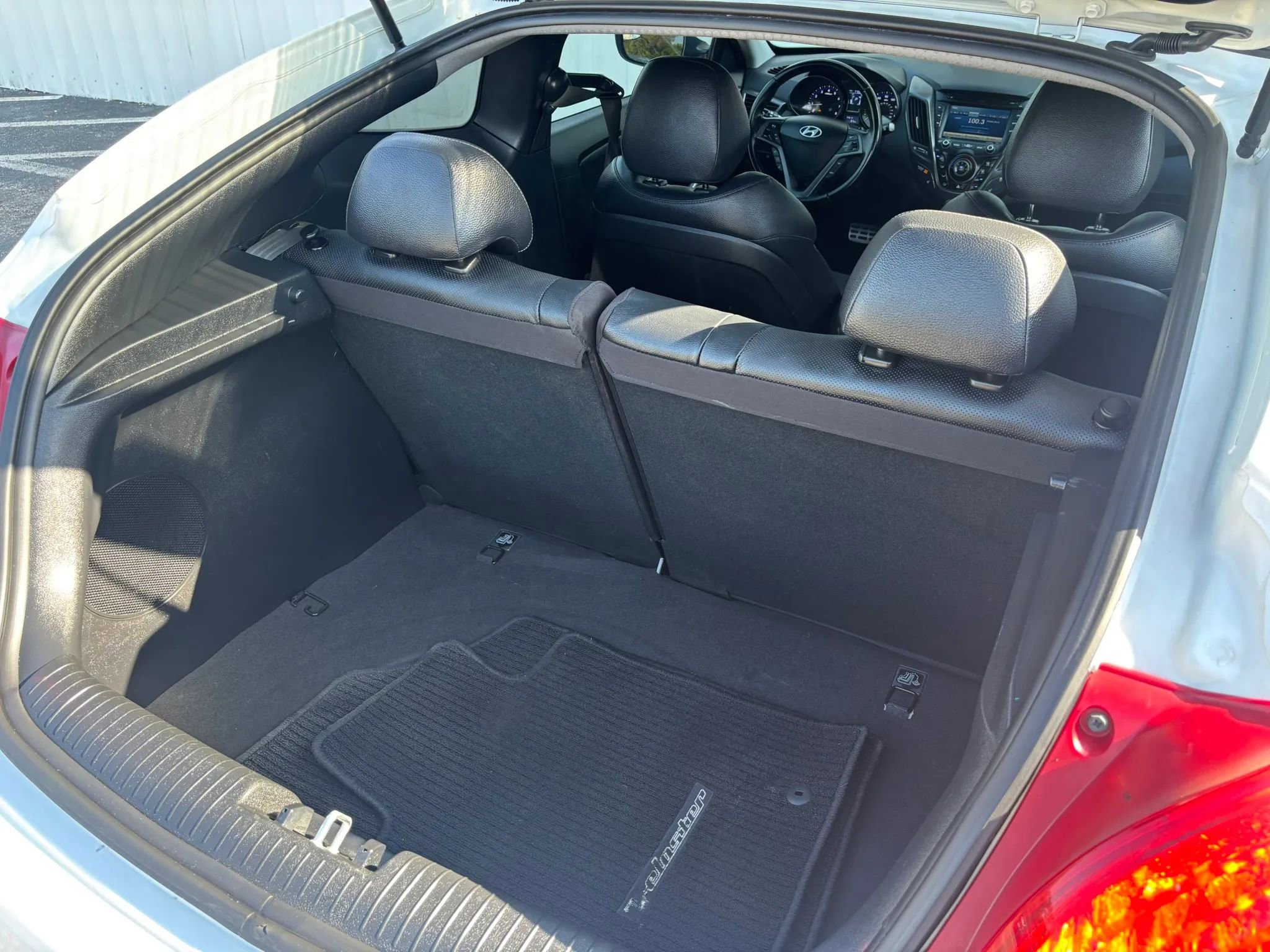 Used 2015 Hyundai Veloster Turbo FWD image 29