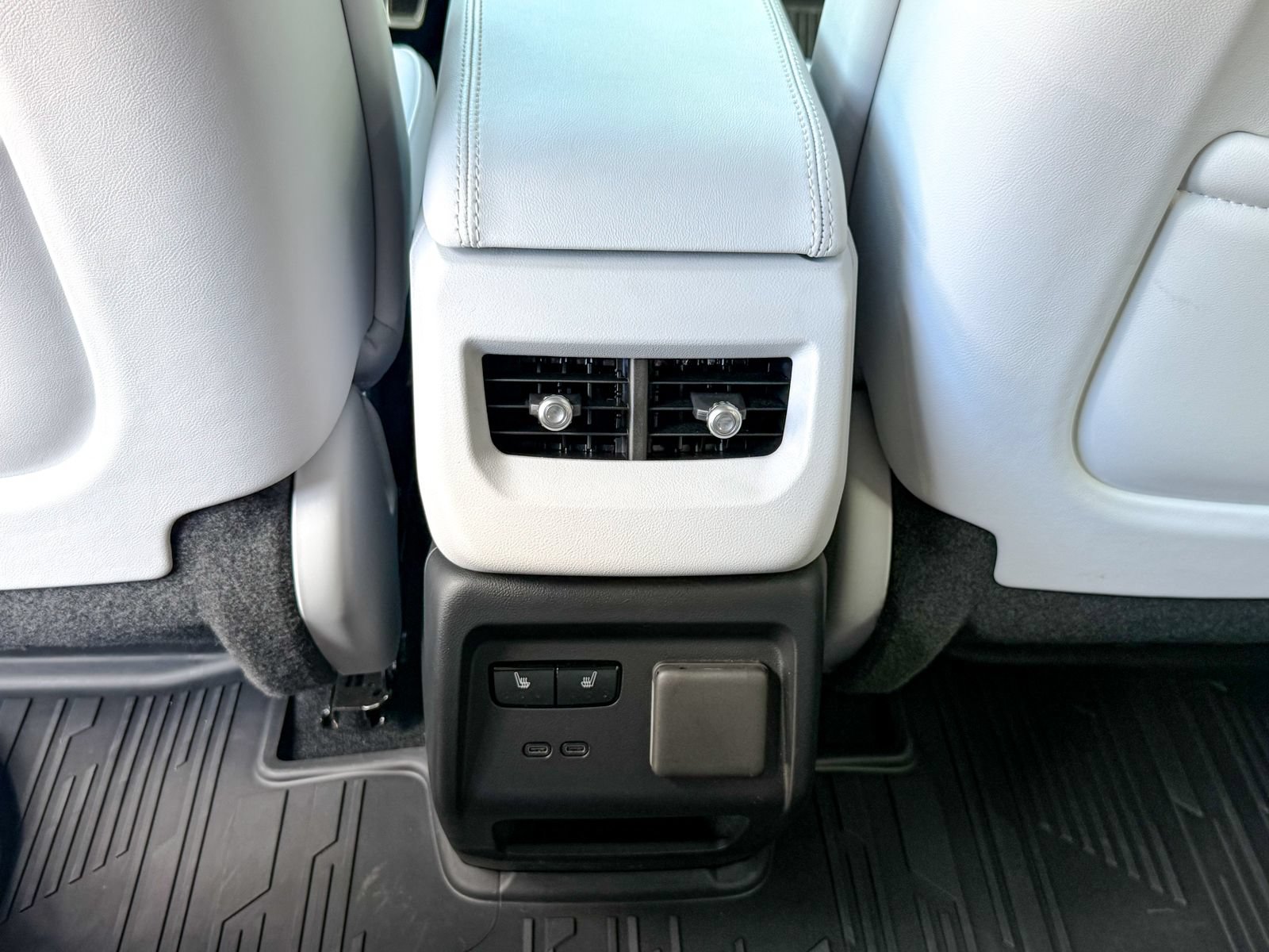 Used 2026 Cadillac Optiq Sport 2 AWD/4WD image 21