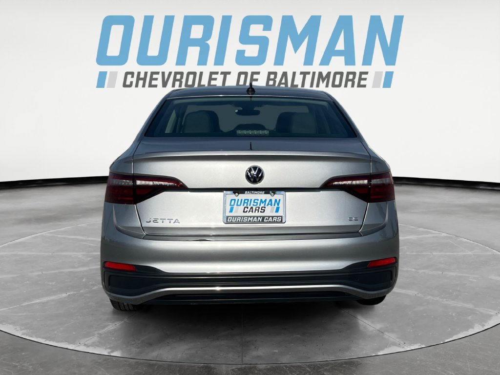 Used 2024 Volkswagen Jetta SE FWD image 5