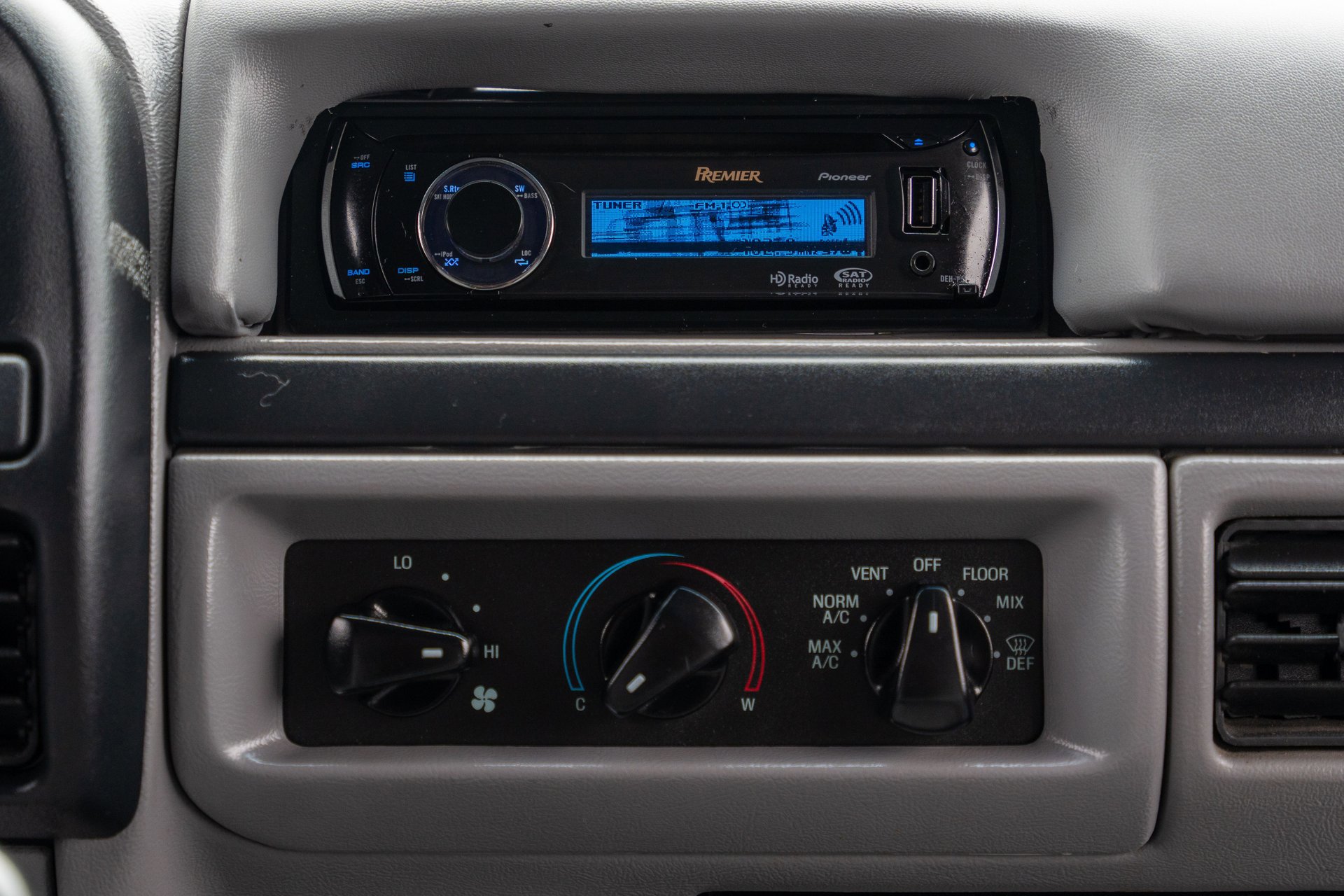 Used 1997 Ford F250 XLT image 24