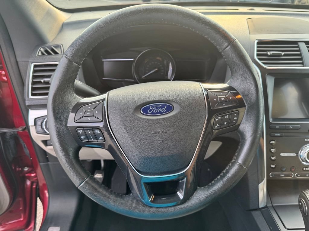 Used 2019 Ford Explorer Limited w/ Ford Safe & Smart Package FWD image 25