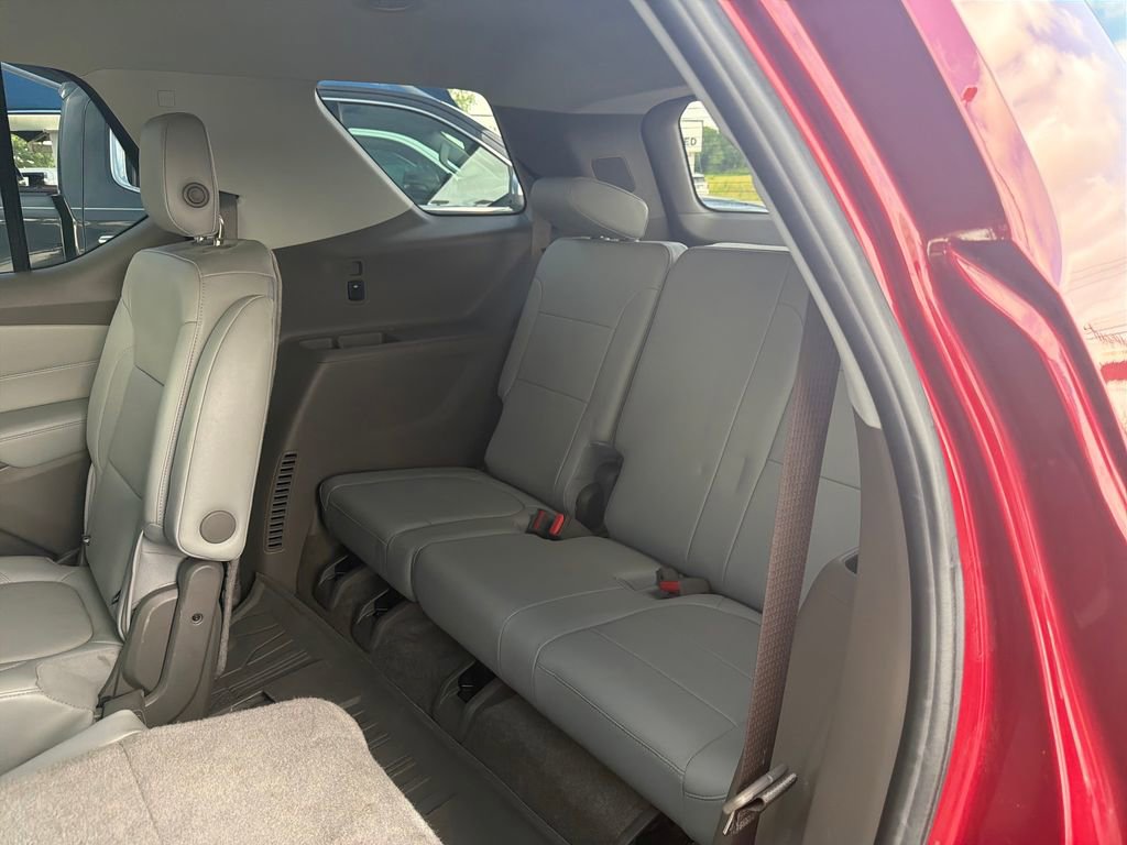 Used 2018 Chevrolet Traverse LT FWD image 11