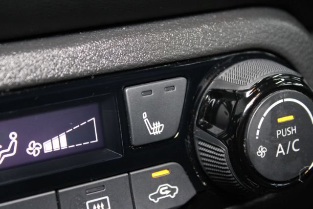 Used 2021 Nissan Kicks SR w/ SR Premium Package FWD image 21