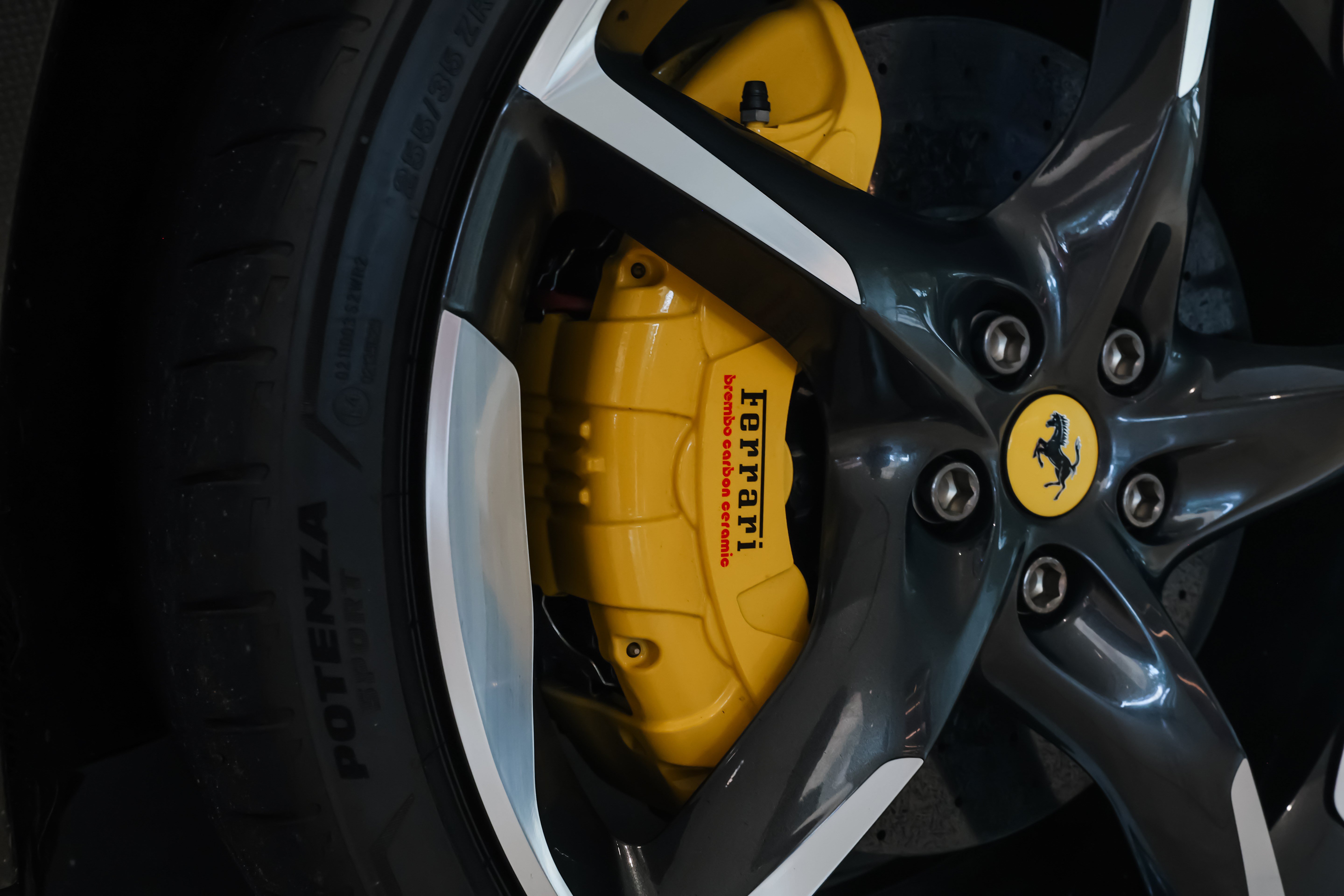 Used 2025 Ferrari Purosangue AWD/4WD image 28