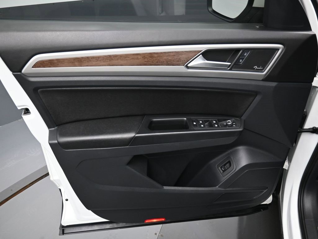 Used 2018 Volkswagen Atlas SEL Premium image 11