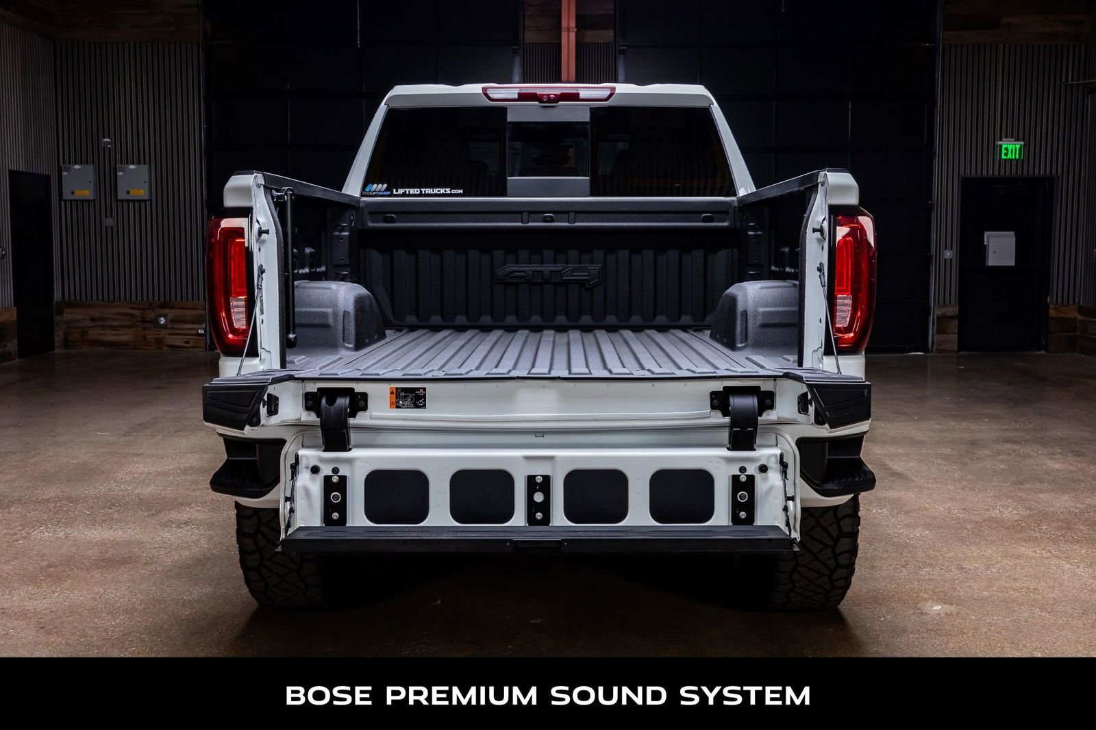 Used 2024 GMC Sierra 1500 AT4 w/ Technology Package image 9