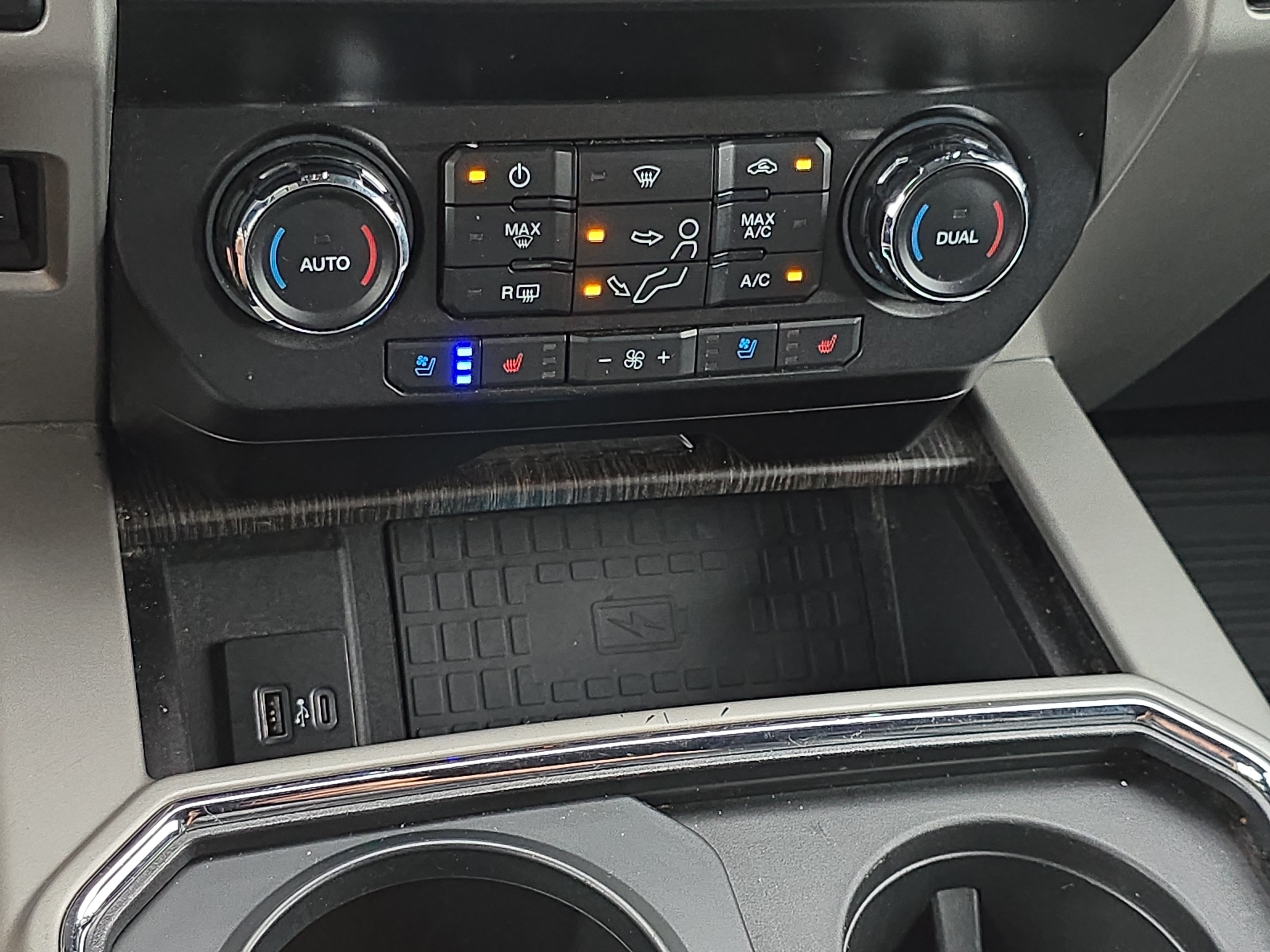 Used 2021 Ford F250 Lariat w/ Lariat Ultimate Package AWD/4WD image 22