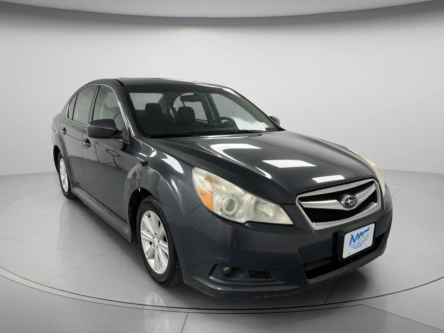 Used 2011 Subaru Legacy 2.5i Premium AWD/4WD image 2