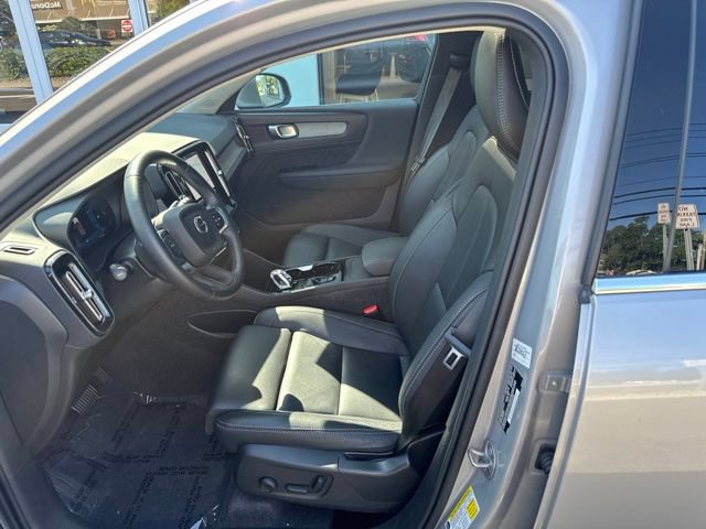 Certified 2025 Volvo XC40 B5 Plus AWD/4WD image 20