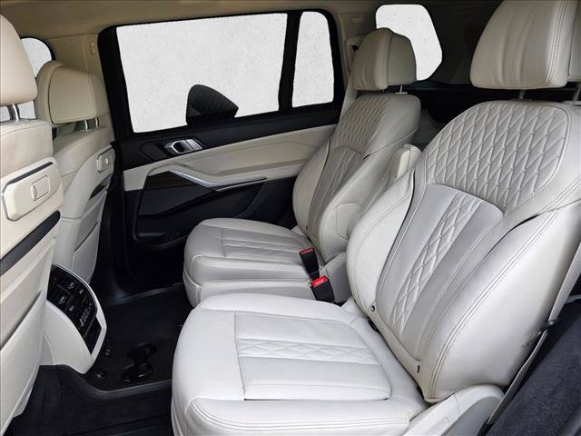 Used 2025 BMW X7 xDrive40i w/ Premium Package AWD/4WD image 19