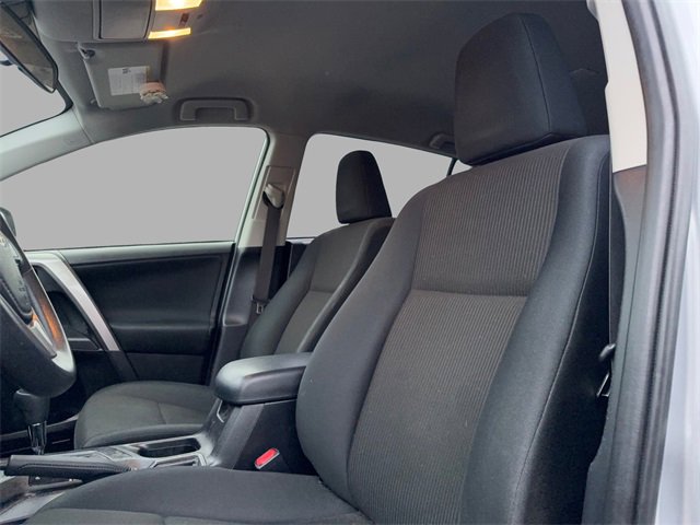 Used 2018 Toyota RAV4 LE image 11