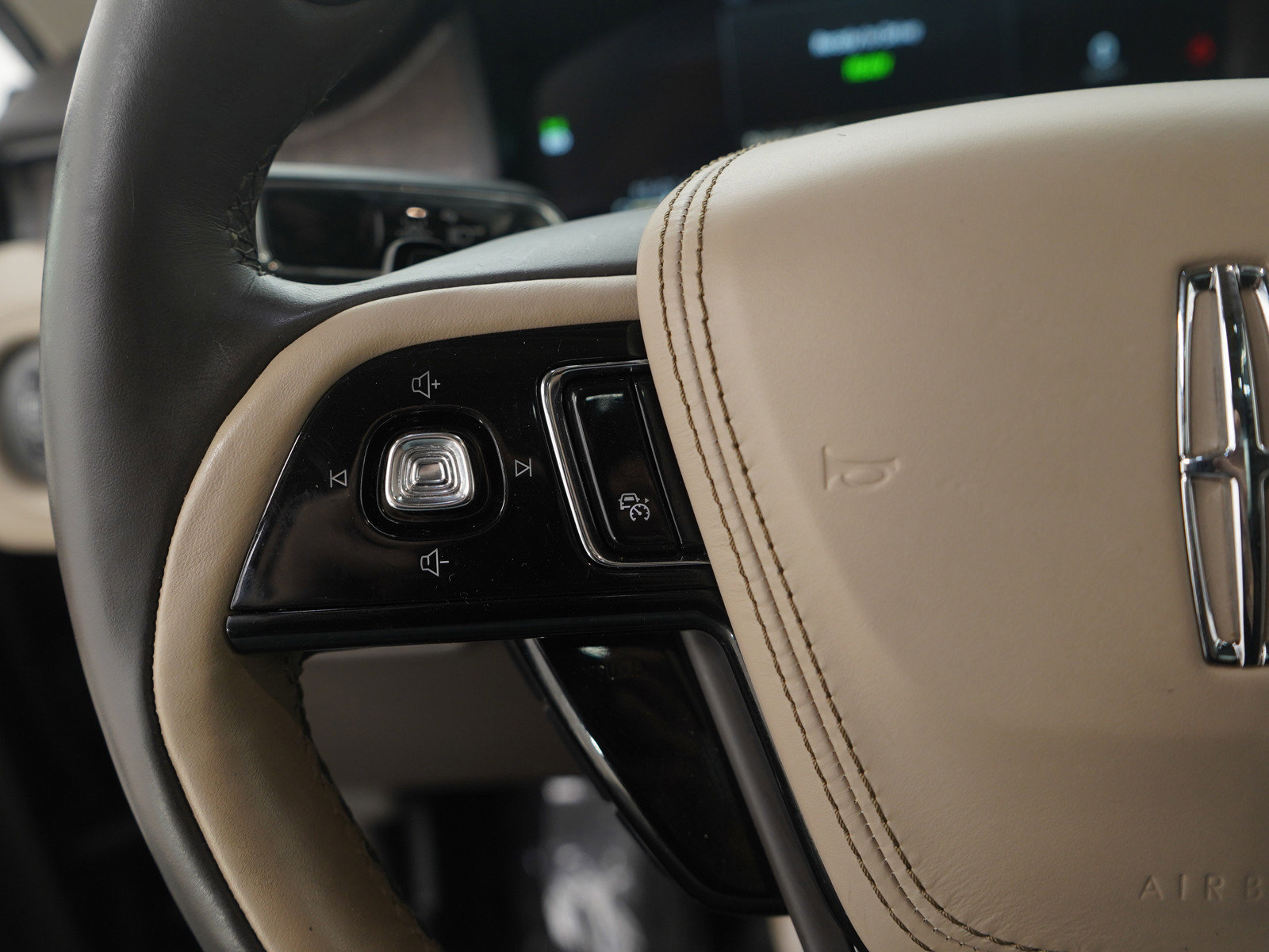 Used 2020 Lincoln Aviator Grand Touring w/ Equipment Group 301A image 29