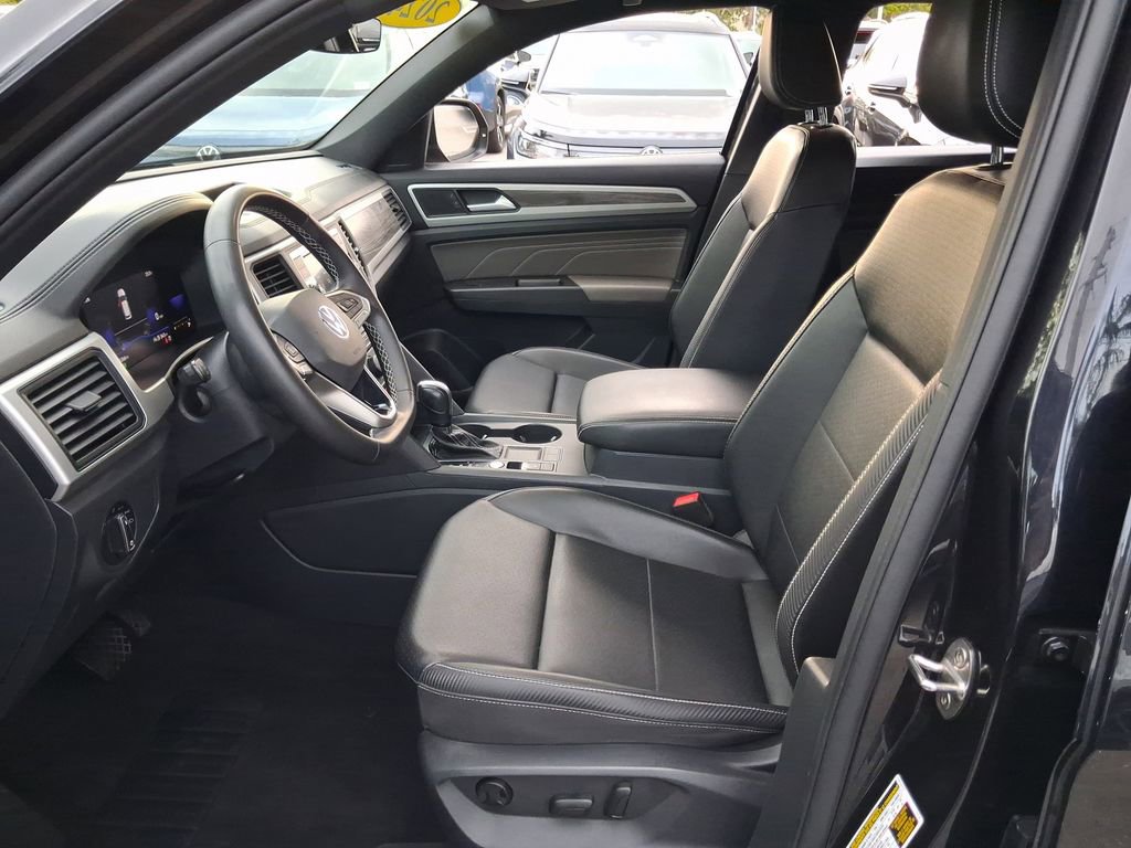 Certified 2022 Volkswagen Atlas Cross Sport SE image 14