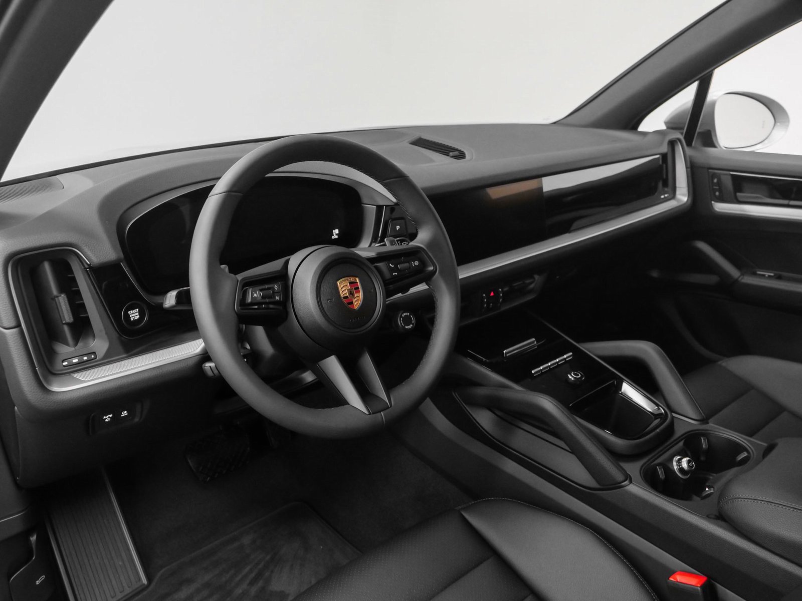 Used 2025 Porsche Cayenne image 4