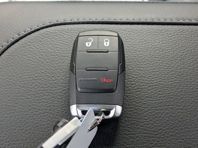 Used 2024 RAM 2500 Tradesman w/ Chrome Appearance Group image 34