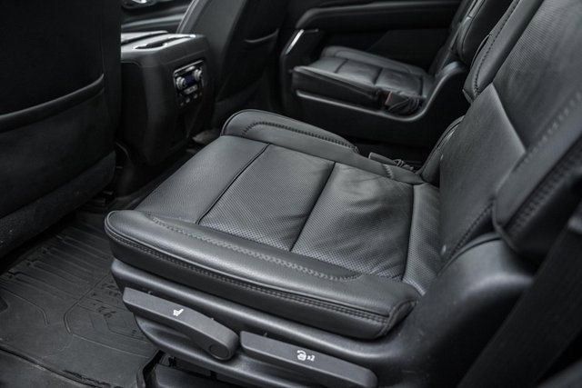 Used 2021 GMC Yukon Denali w/ Denali Premium Package image 40