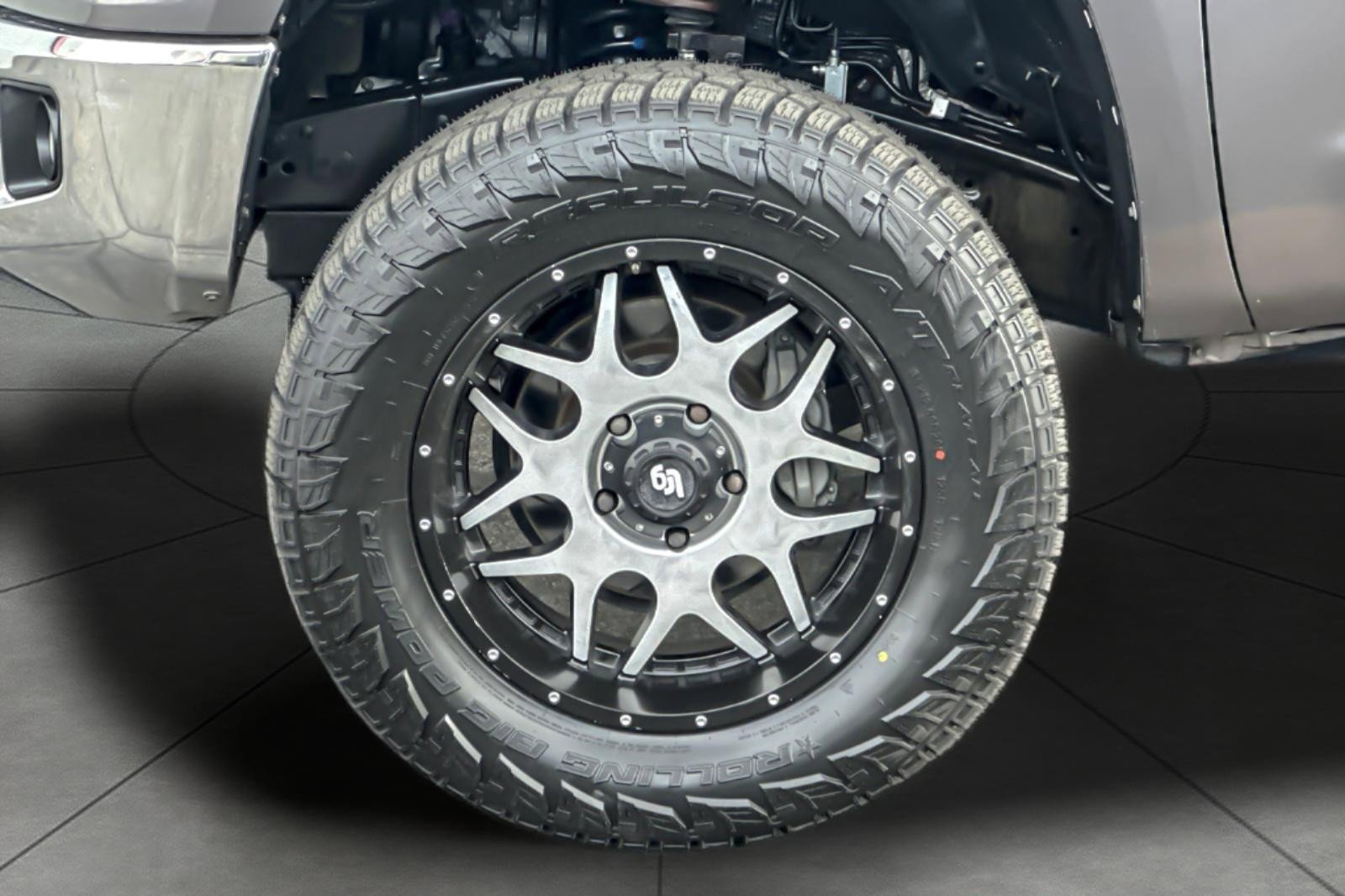 Used 2015 Toyota Tundra SR5 w/ SR5 Upgrade Package image 23