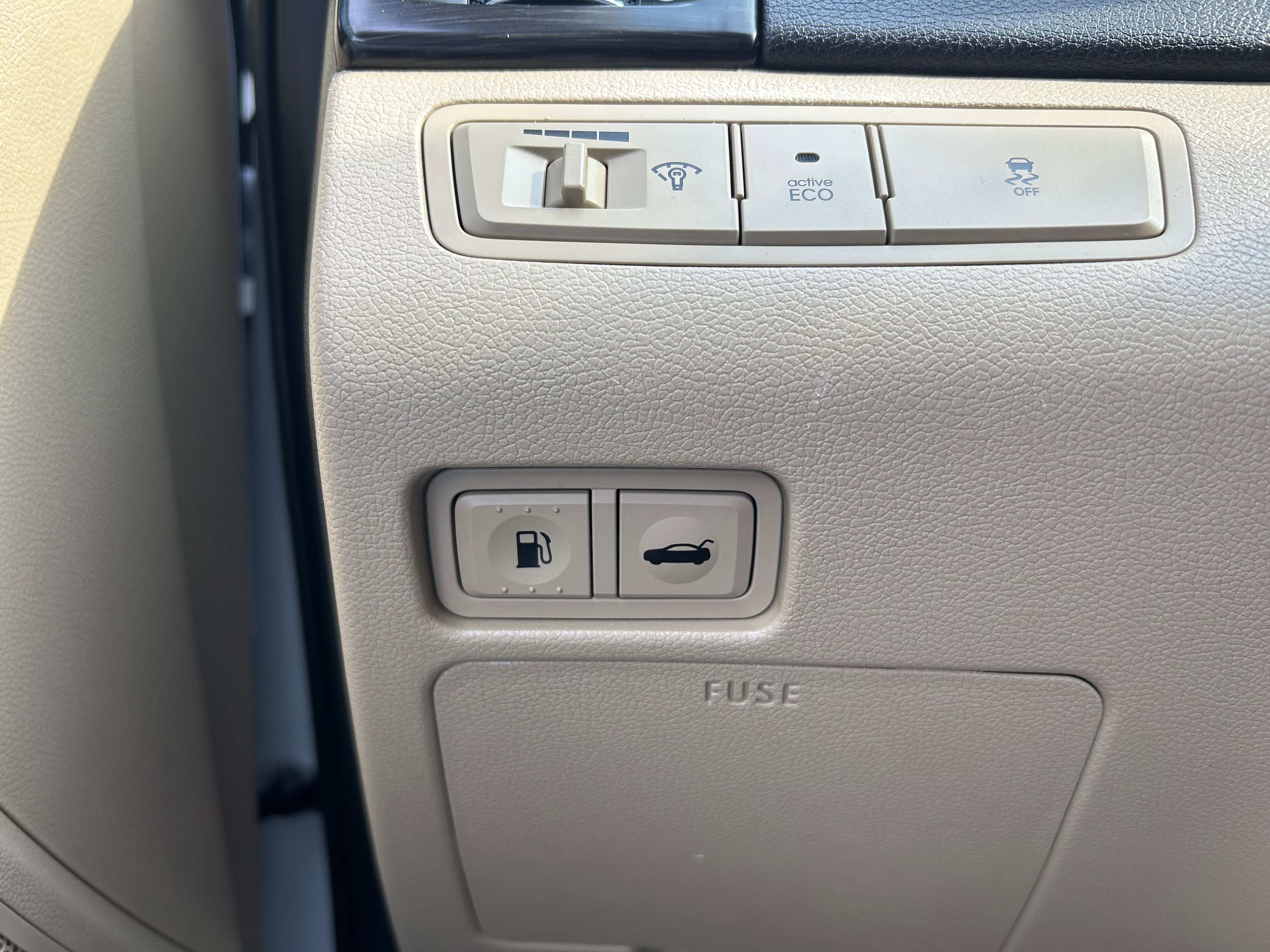 Used 2013 Hyundai Sonata Limited image 25