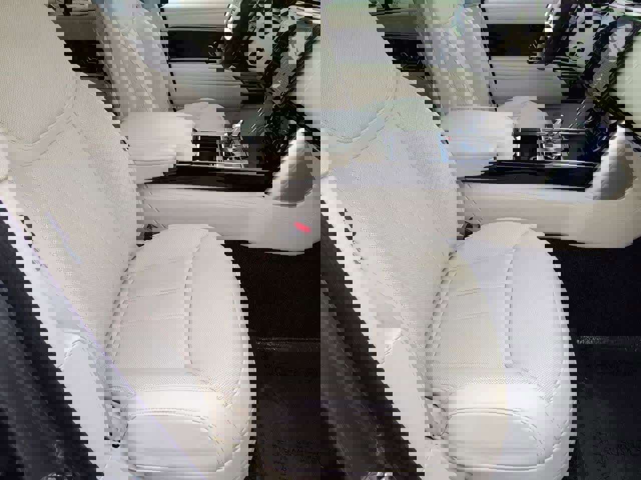 Certified 2023 Land Rover Range Rover SE image 23