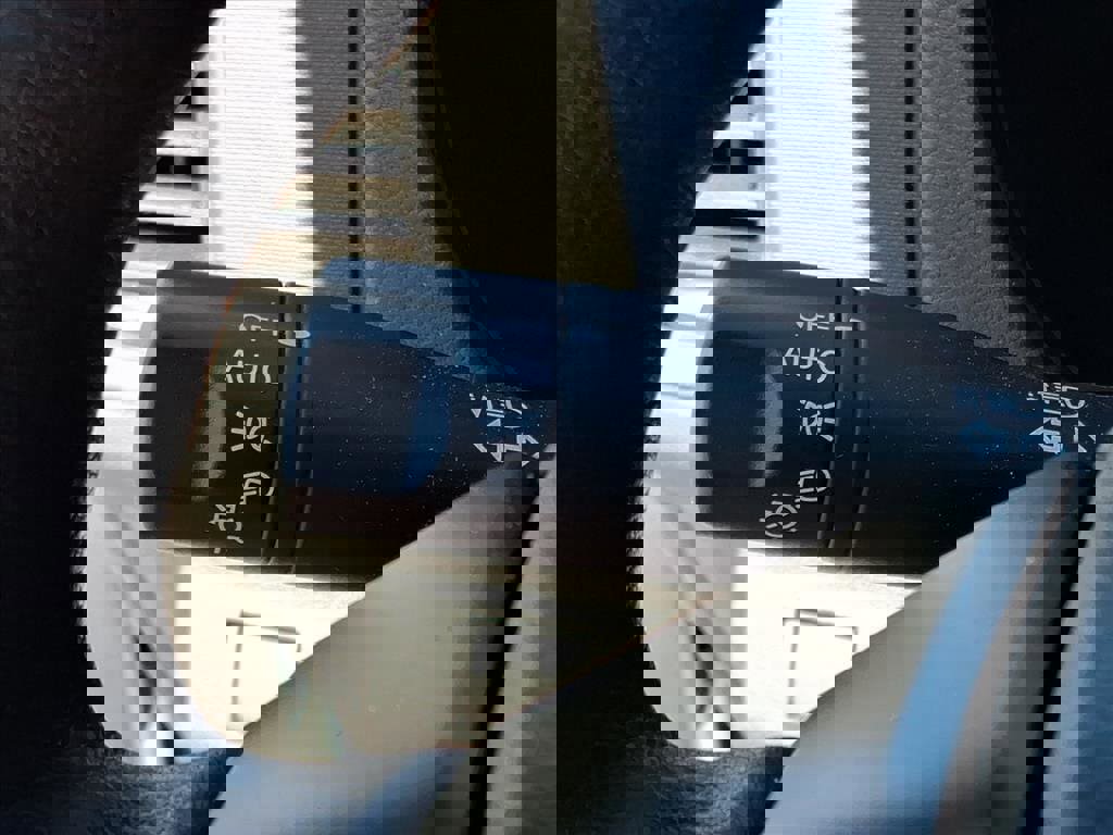 Used 2024 Nissan Frontier S w/ S Utility Package image 17