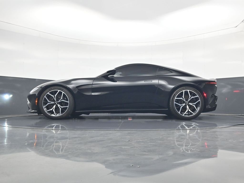 Used 2019 Aston Martin V8 Vantage Coupe image 21