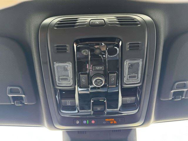Used 2025 Cadillac Escalade ESV Sport w/ Touring Package AWD/4WD image 33