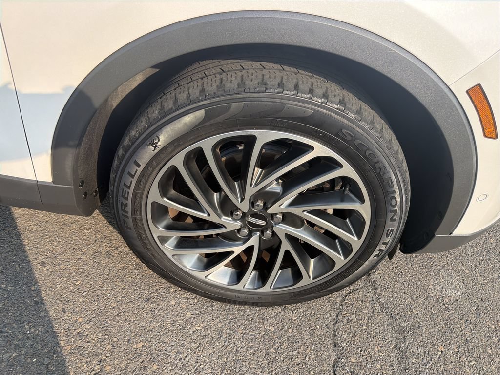 Used 2019 Lincoln Nautilus Reserve AWD/4WD image 32