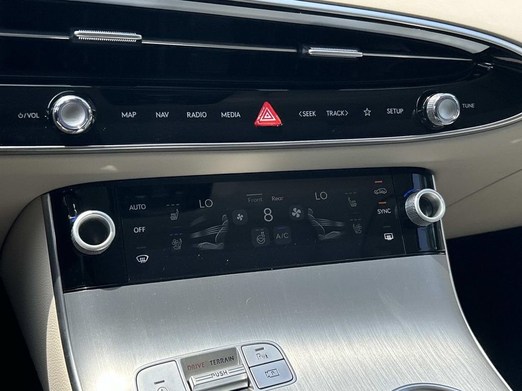 New 2027 Genesis GV70 2.5T Advanced AWD/4WD image 29